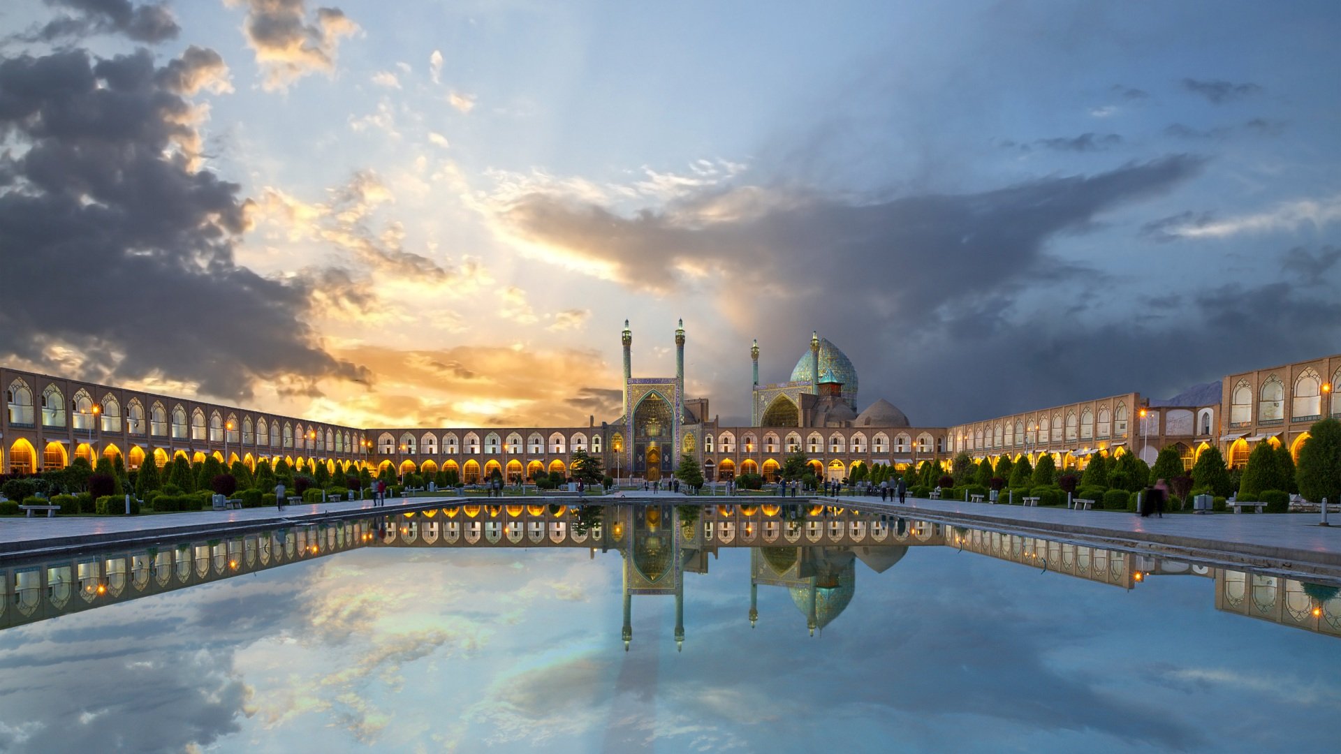 iran_poster_istock_2