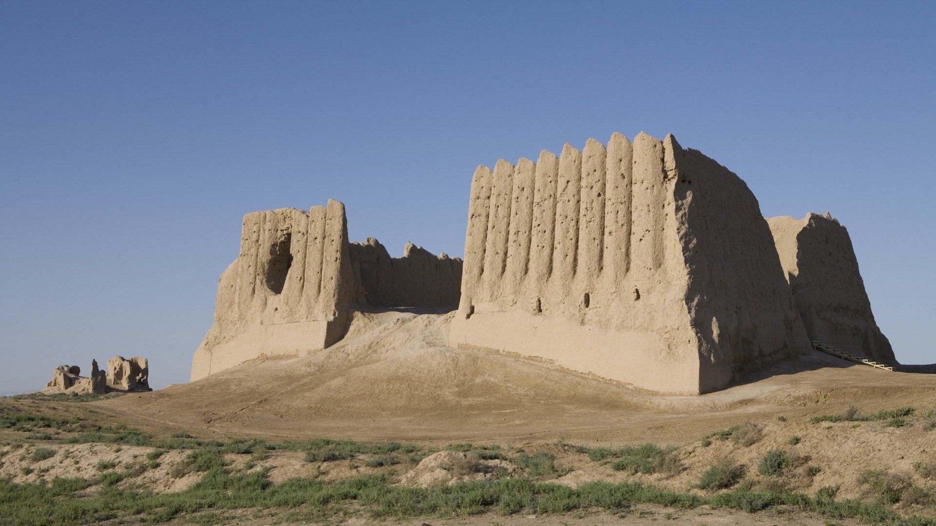 turkmenistan_poster_istock_2