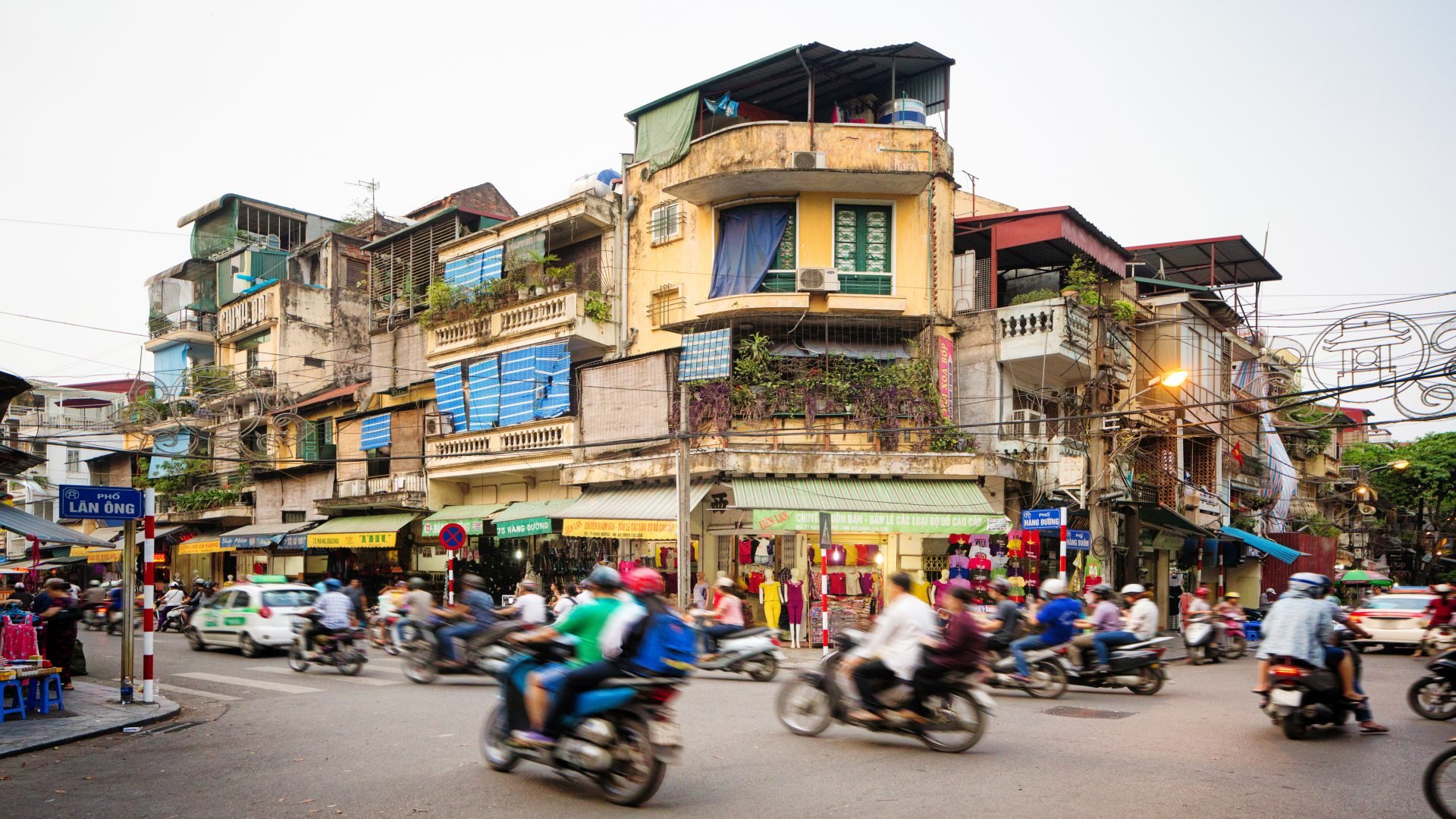 vietnam_poster_istock_11