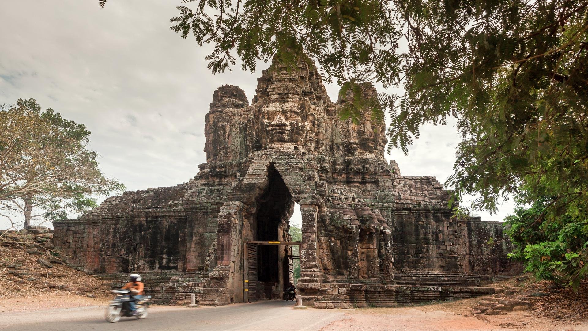 vietnam_poster_istock_23
