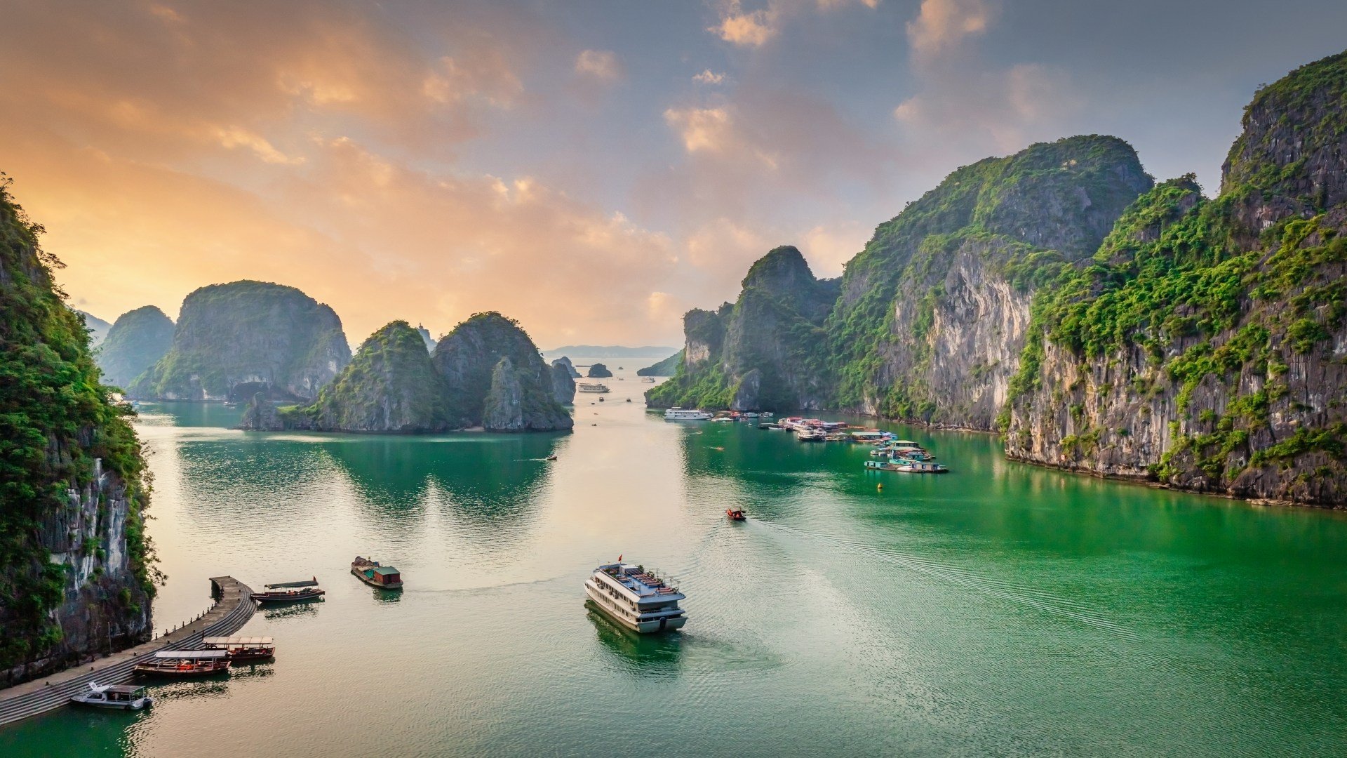 vietnam_poster_istock_25