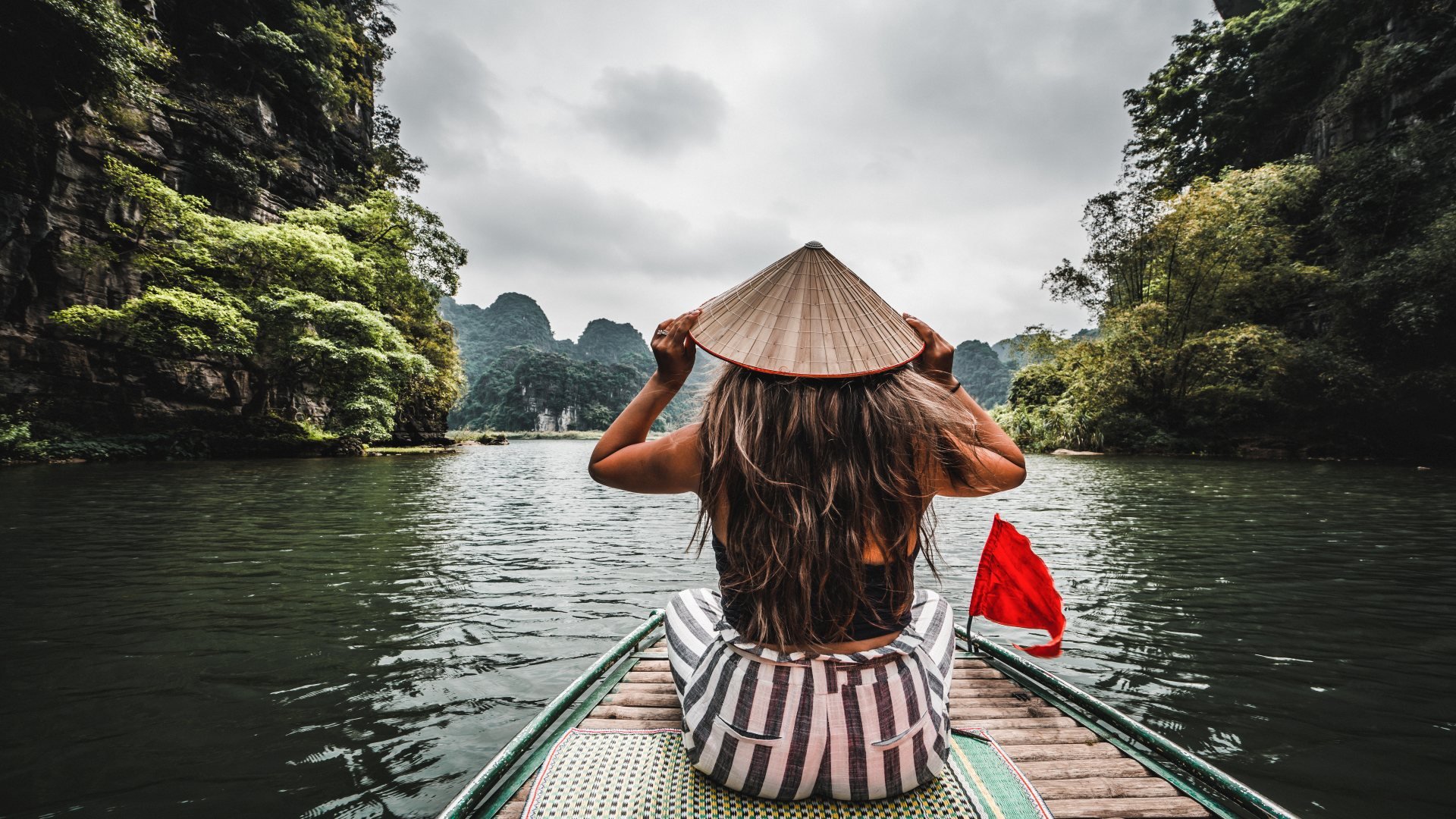vietnam_poster_istock_4
