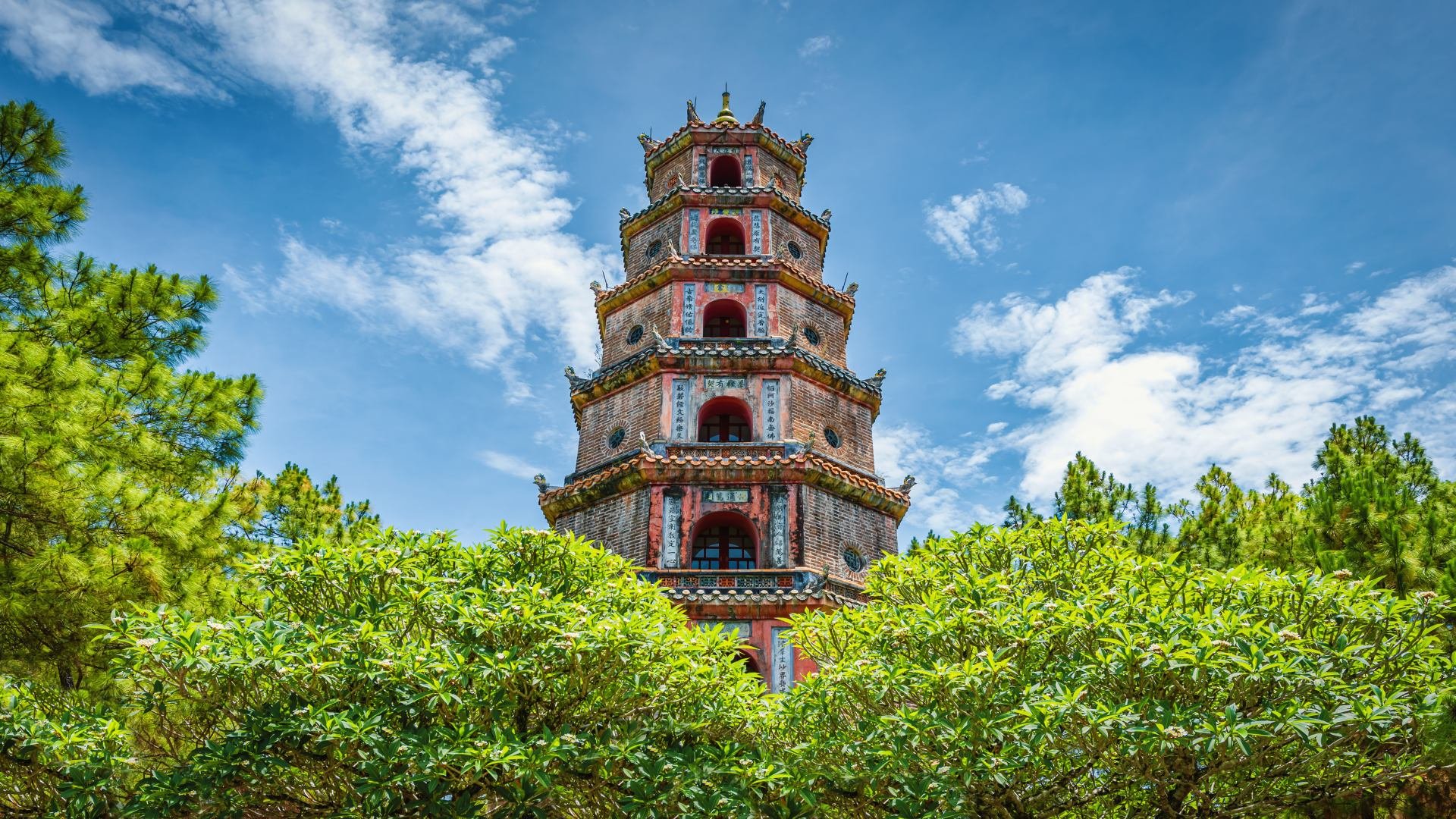 vietnam_poster_istock_31